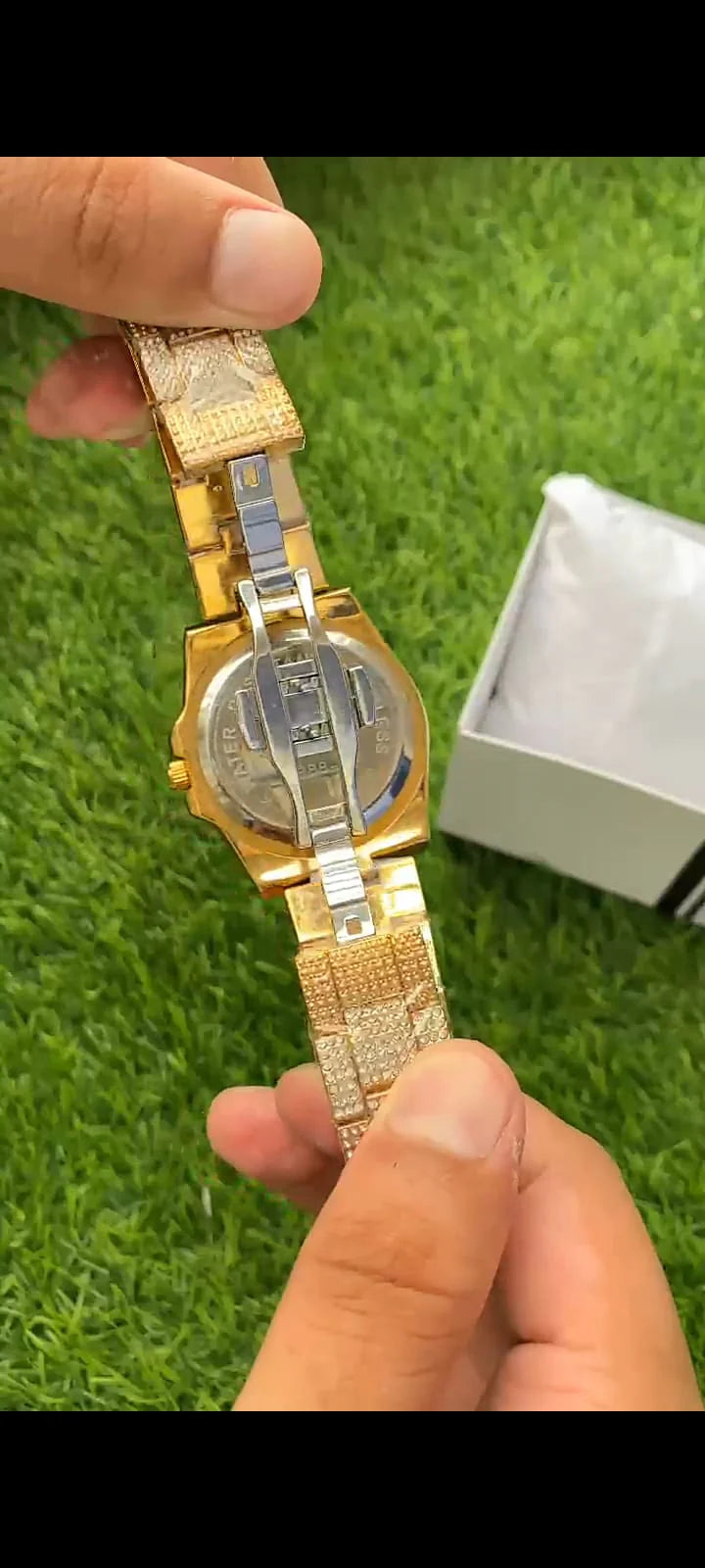 Luxury Gold -Date Style Watch – Elegant Diamond Watch