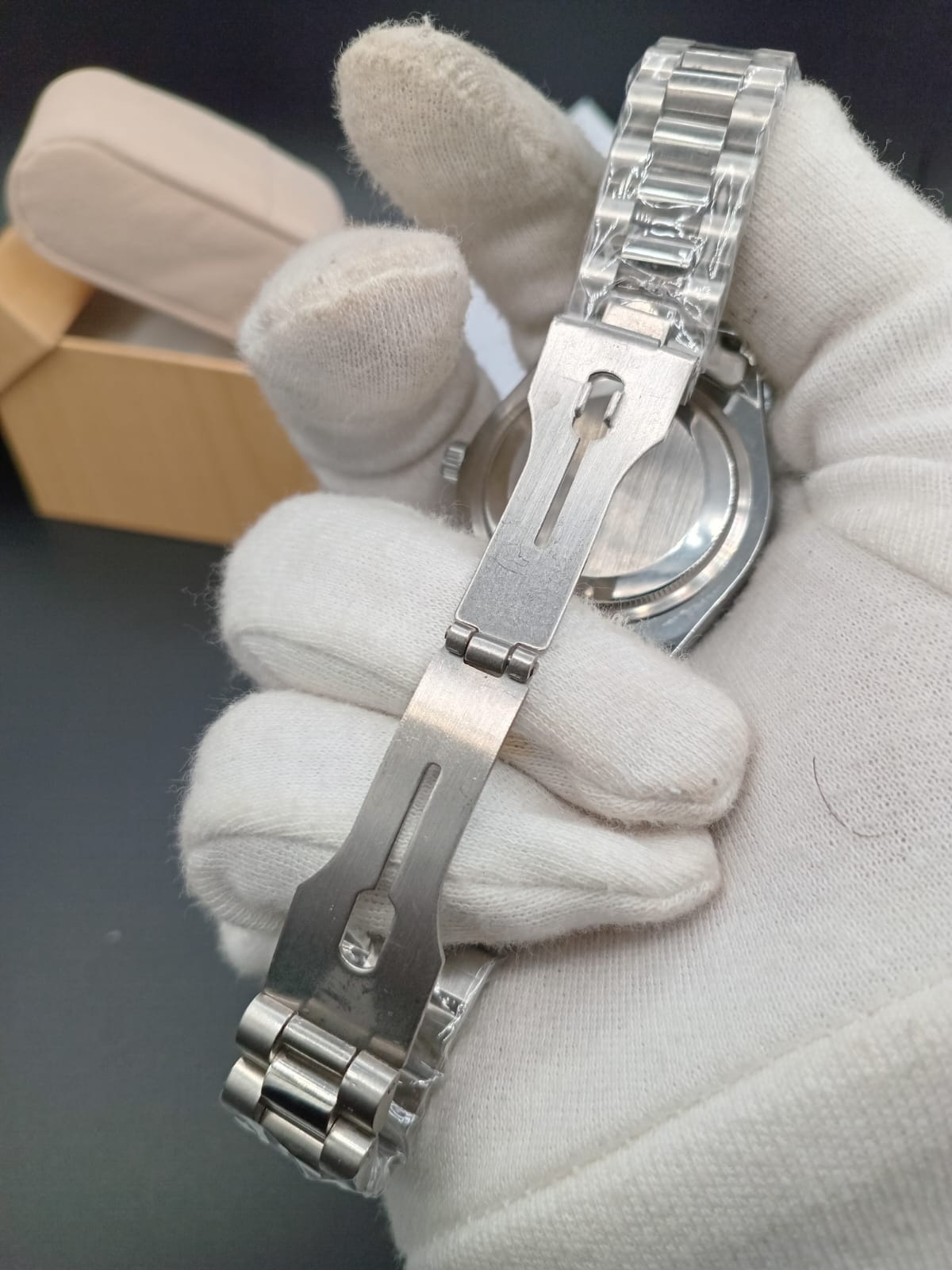 Luxury Black Dial  Rolex Date Style Watch – Elegant Diamond Markers & Stainless Steel Band