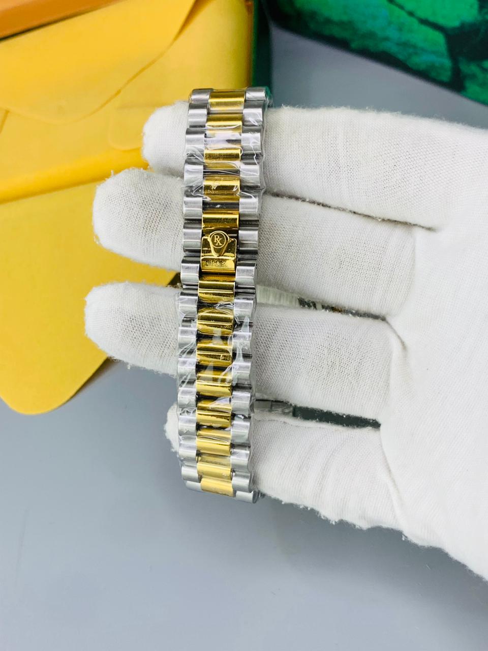 Luxury  Green Rolex Date Style Watch – Elegant Diamond Markers & Stainless Steel Band